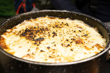 山やキャンプで調理するアウトドアごはん【チーズドリア】