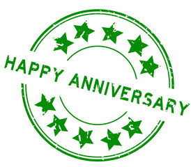 Grunge green happy anniversary word round rubber seal stamp on white background