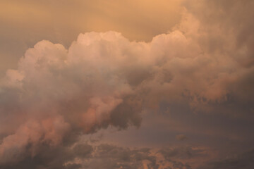 Ciel orageux d'été