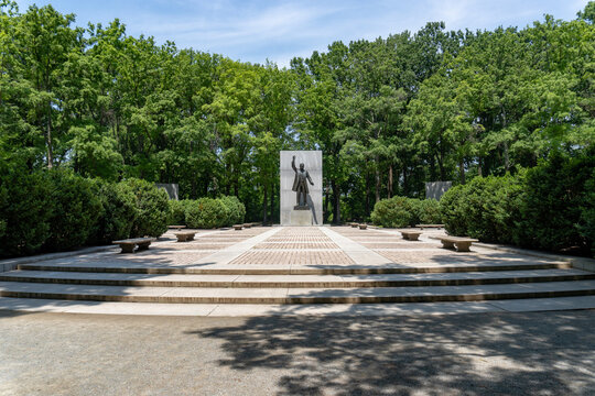 Washington, D.C.: Theodore Roosevelt Island national memorial image of plaza. Island in Potomac River National Park Service memorial plaza featuring a statue of President Roosevelt.