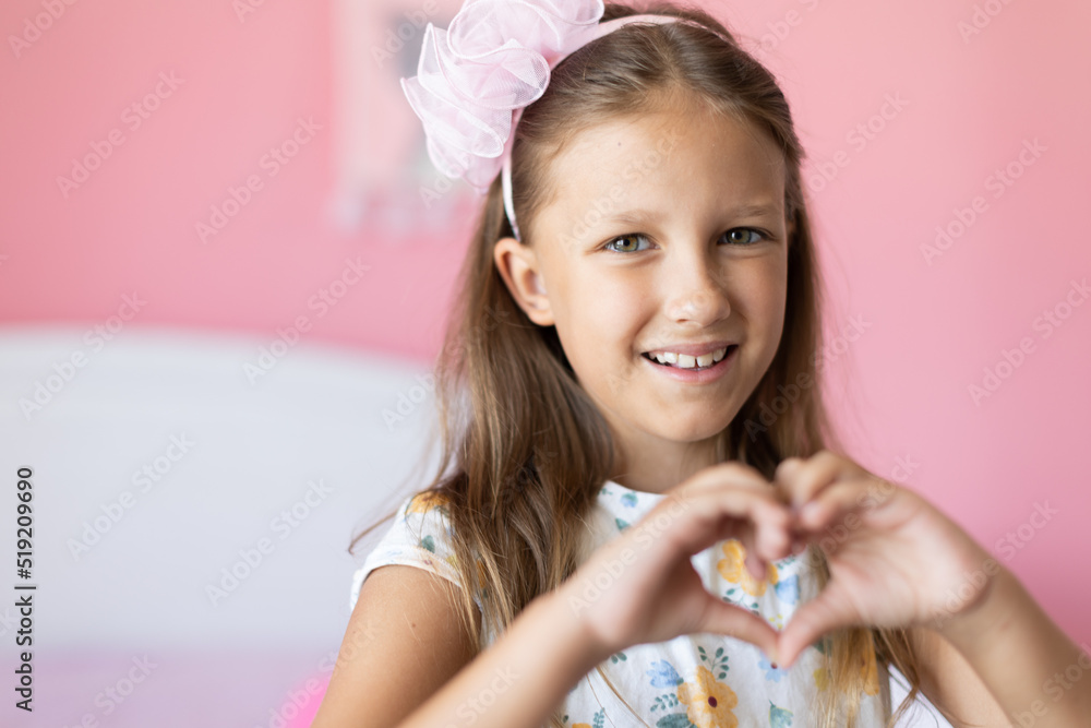 Wall mural Portrait of a child girl