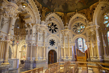 Obraz premium Interior decor of Chapel of the Cambril, Montserrat monastery, Barcelona.
