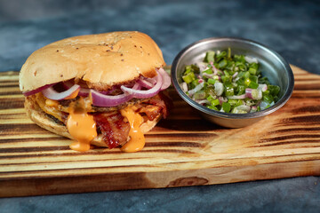 Hambuerguezas, pizza y papa fritas