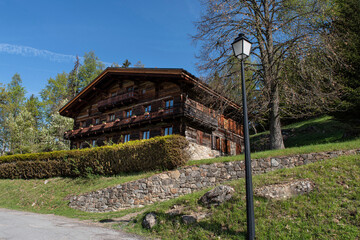 Fototapeta na wymiar Architecture of an old wooden châlet in the Alps in France