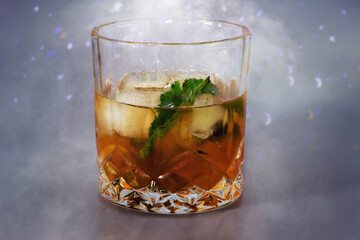 Classic whiskey drink.