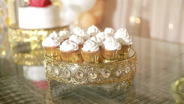 Dulce en evento de boda, toma de video en dettale del buffet. video cerrado HD