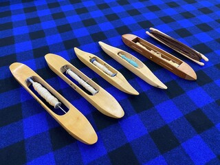Vintage wooden boat shuttles for weaving. Wooden shuttles. Weaving equipment. Bobbin for yarn. Vintage reels for woolen mills. Bobbin for spindle bobbin machine.