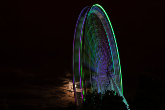 Montreal ferris wheel light show July 2022