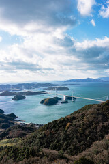 亀老山展望公園から見た来島海峡大橋と瀬戸内海