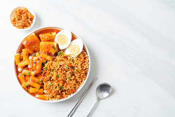Korean instant noodles with Korean rice cake and fish cake and boiled egg
