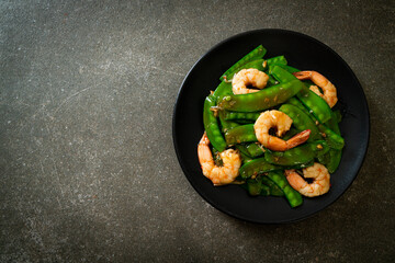 Stir-Fried Green Peas with Shrimp