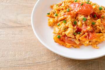 Stir-fried tomatoes with egg or Scrambled eggs with tomatoes