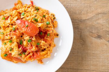 Stir-fried tomatoes with egg or Scrambled eggs with tomatoes