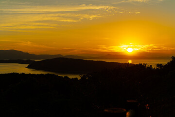 加太休暇村から見る淡路島に沈む夕日	