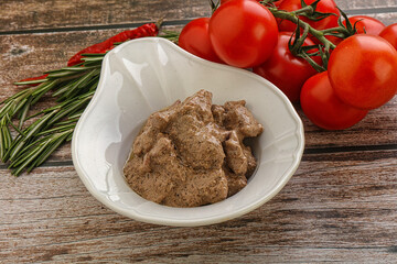 Soft chicken liver with cream