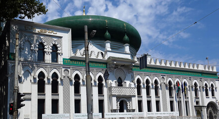 AL-Salam Mosque Building and Arabian Cultural Center