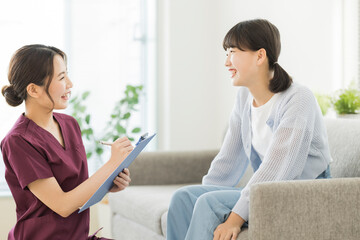看護師と女の子