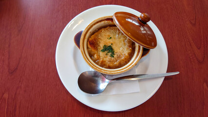 おいしいオニオングラタンスープ