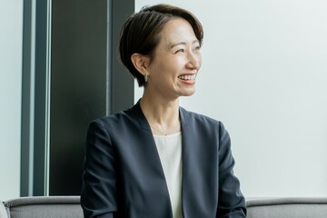 笑顔の日本人女性