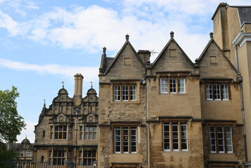 Fototapeta na wymiar Typical building of the university city of Oxford