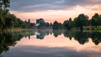 Obraz premium sunrise over the river