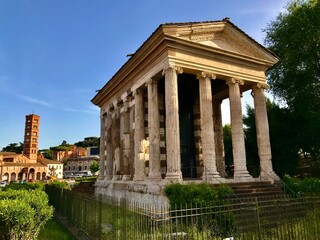 Fototapeta na wymiar Tempel des Portunus, Tempio di Portuno in Rom (Italien)