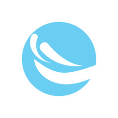 Fototapeta premium Water wave icon vector illustration design logo