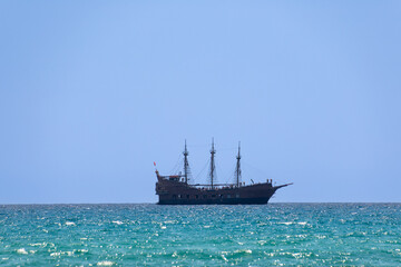 bateau pirate au large des côtes de Tunisie