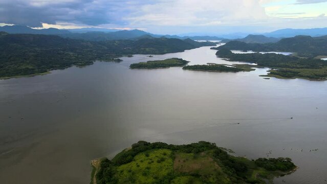 Lago de Suchitl&aacute;n, Cuscatl&aacute;n, El Salvador