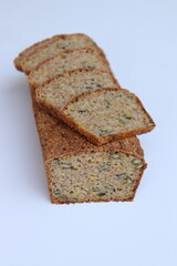 Vollkornbrot mit Kürbiskernen und Pistazien selbstgemacht.