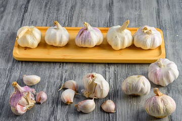 some garlic on a tray