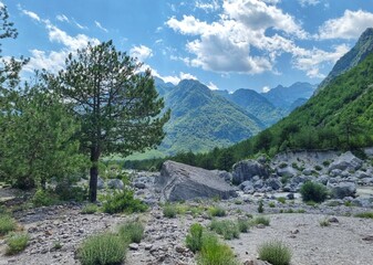 Fototapeta na wymiar landscape in the mountains in Albania