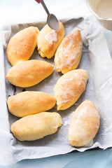 Jagodzianki - polish yeast dough danish with blueberries 