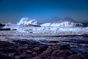 Beach waves crashing to shore