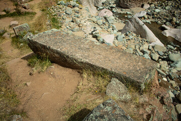 rocas incas en los andes peruanos.
