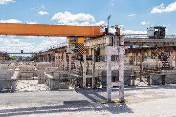 Plant for the production of reinforced concrete slabs and foundation blocks for large-panel...