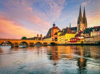 Regensburg sunset - obrazy, fototapety, plakaty