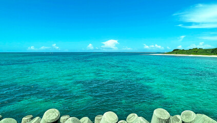 絶景の海 沖縄県 宮古島 伊良部大橋からの眺め
