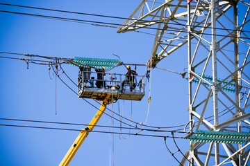Entretien des lignes à haute tension EDF