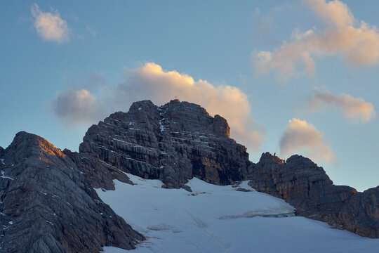 der ber&uuml;hmte niedere Dachstein mit Gletscherspalte im Aufschwung, &Ouml;sterreich