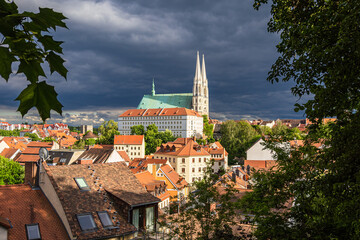 Blick über die Stadt Görlitz auf die Peterskirche