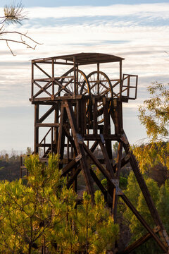 Detail of the mining tower or winch in the old mining facilities of Pe&ntilde;a del Hierro near the source of the R&iacute;o Tinto in Huelva 