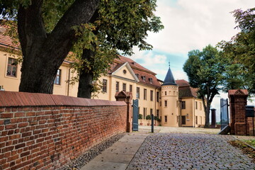 stavenhagen, deutschland - eingang vom schloss stavenhagen