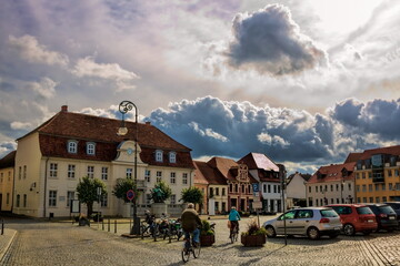 stavenhagen, deutschland - marktplatz mit altem rathaus