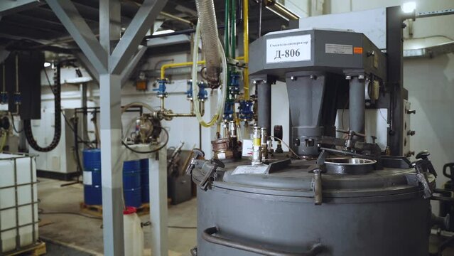 Equipment at the glue factory, production of polymer dispersions and adhesive systems