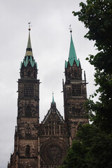 Fototapeta na wymiar Saint Lorenz cathedral in Nuremberg, Germany