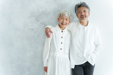 仲良しの中高年のカップル