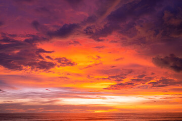 Fototapeta na wymiar Nature beautiful Light Sunset or sunrise over sea Colorful dramatic majestic scenery Sky with Amazing clouds and waves in sunset sky golden light cloud