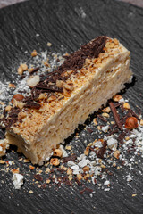 Napoleon pie with meringue