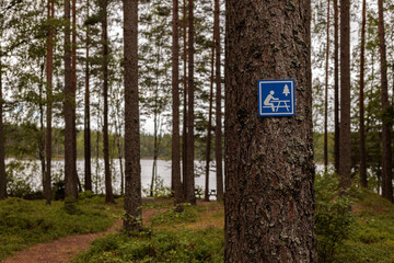 picnic sign in the forest